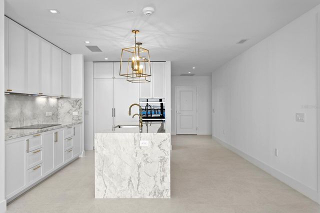 3015 S YSABELLA AVENUE 2002, Tampa, FL 33629