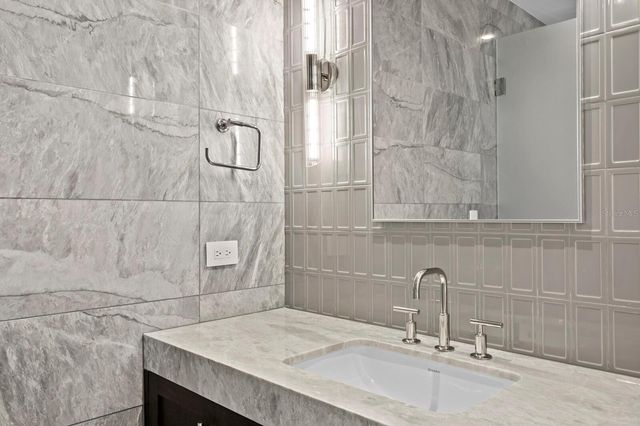 3015 S YSABELLA AVENUE 2002, Tampa, FL 33629