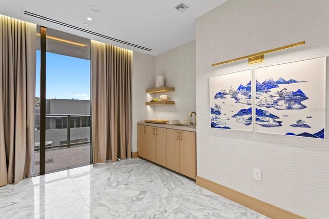 3015 S YSABELLA AVENUE 2002, Tampa, FL 33629