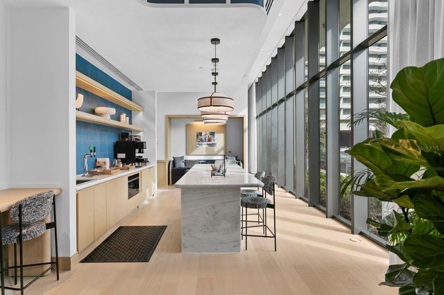 3015 S YSABELLA AVENUE 2002, Tampa, FL 33629