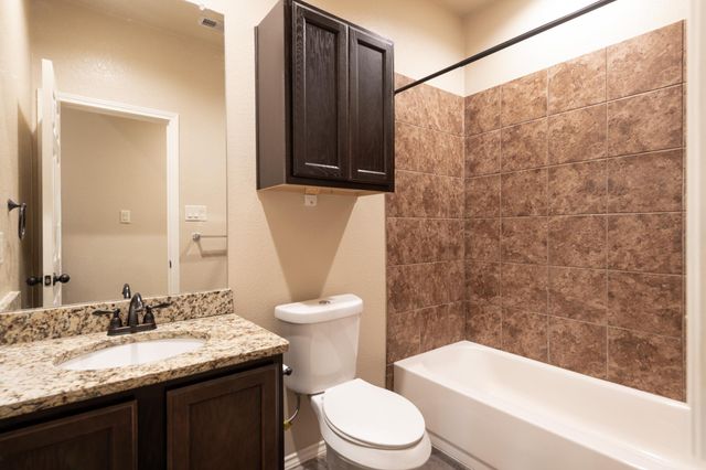 424 JACK RABBIT LN B, Buda, TX 78610