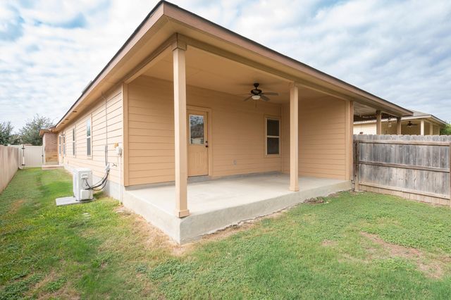 424 JACK RABBIT LN B, Buda, TX 78610