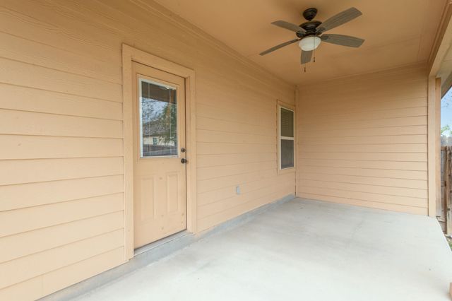 424 JACK RABBIT LN B, Buda, TX 78610