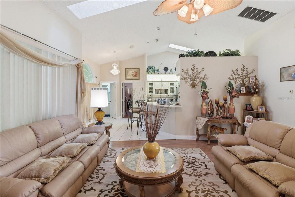 Image 13 of property listing at 13061 SW 77TH AVENUE, Ocala, FL 34473