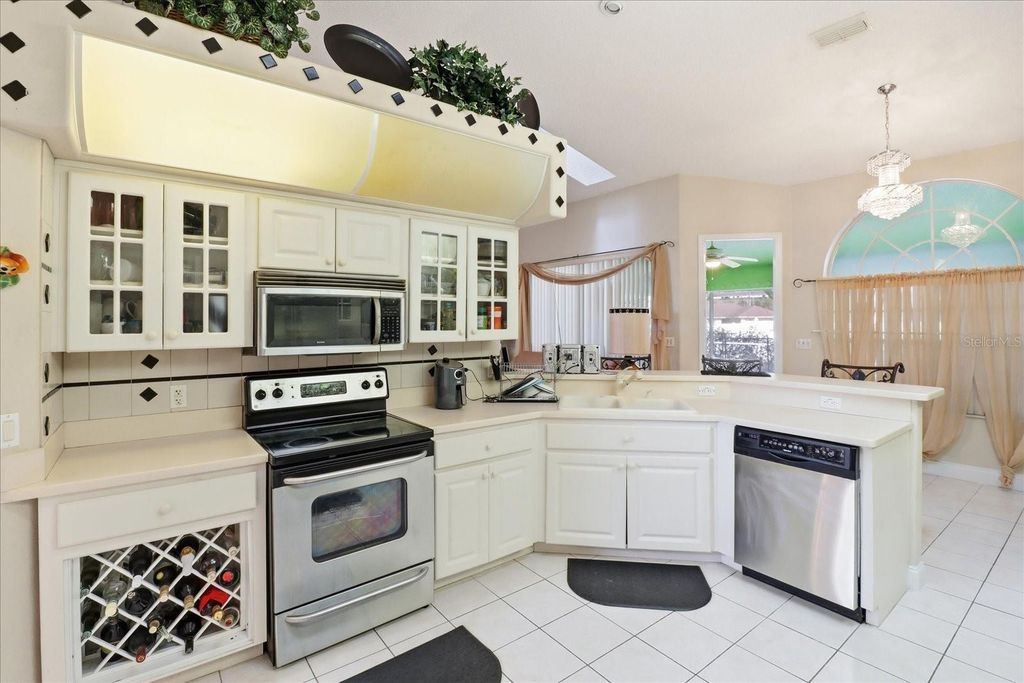 Image 15 of property listing at 13061 SW 77TH AVENUE, Ocala, FL 34473