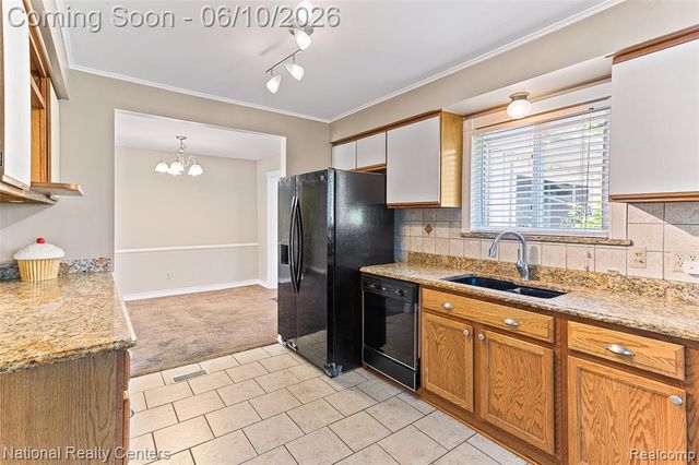 23950 Meadowbrook Road, Novi, MI 48375
