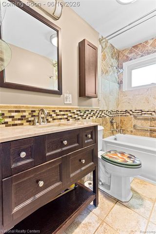 23950 Meadowbrook Road, Novi, MI 48375