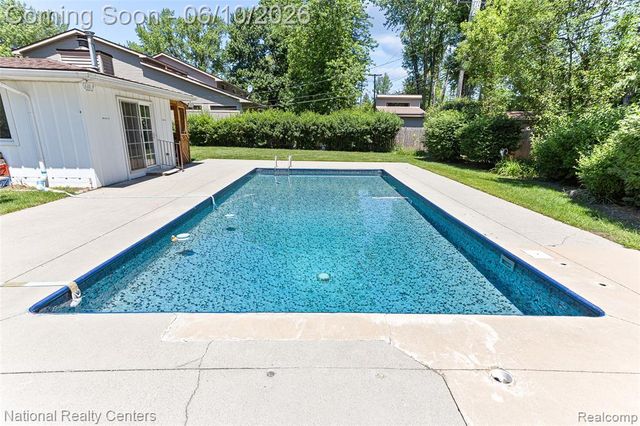 23950 Meadowbrook Road, Novi, MI 48375