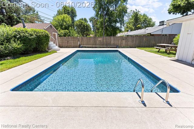 23950 Meadowbrook Road, Novi, MI 48375