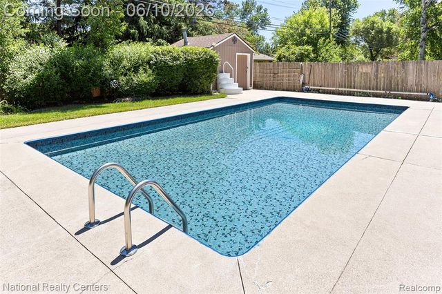 23950 Meadowbrook Road, Novi, MI 48375