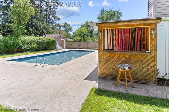 23950 Meadowbrook Road, Novi, MI 48375