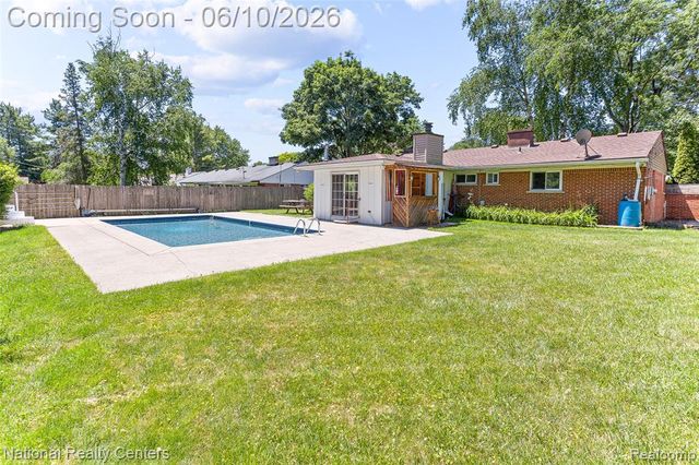 23950 Meadowbrook Road, Novi, MI 48375
