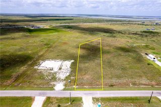 212 Sunrise Dr, Rockport, TX 78382
