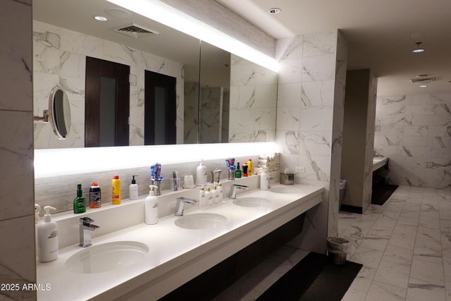 10651 E FERNWOOD Lane, Scottsdale, AZ 85262