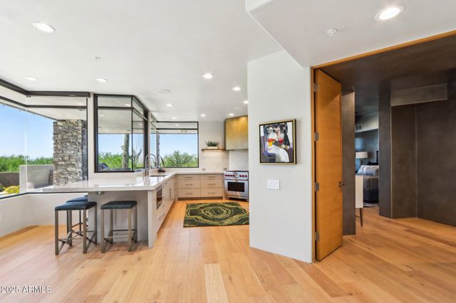 10651 E FERNWOOD Lane, Scottsdale, AZ 85262