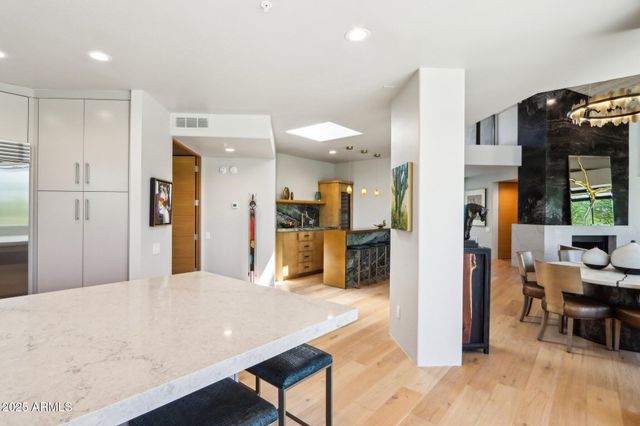 10651 E FERNWOOD Lane, Scottsdale, AZ 85262