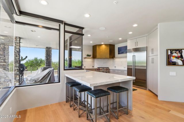 10651 E FERNWOOD Lane, Scottsdale, AZ 85262