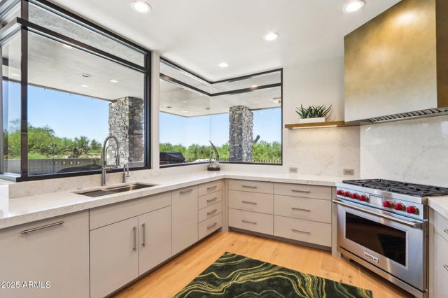 10651 E FERNWOOD Lane, Scottsdale, AZ 85262