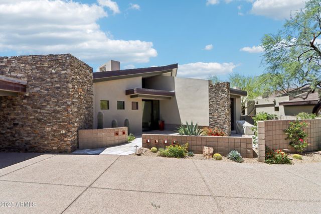 10651 E FERNWOOD Lane, Scottsdale, AZ 85262