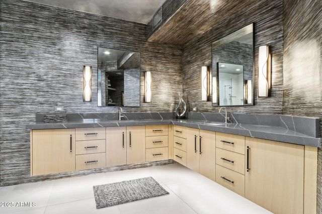 10651 E FERNWOOD Lane, Scottsdale, AZ 85262