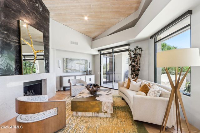 10651 E FERNWOOD Lane, Scottsdale, AZ 85262