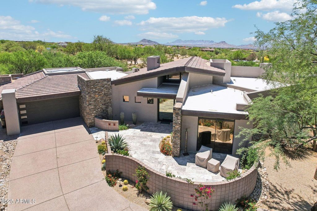 10651 E FERNWOOD Lane, Scottsdale, AZ 85262