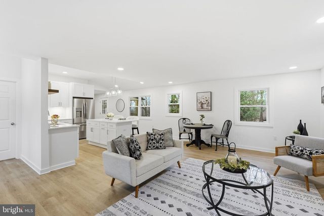 166 GRAYWOLF TRL, Winchester, VA 22602