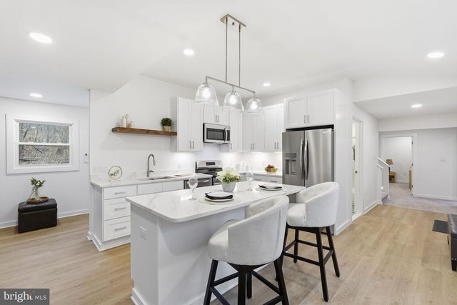 166 GRAYWOLF TRL, Winchester, VA 22602