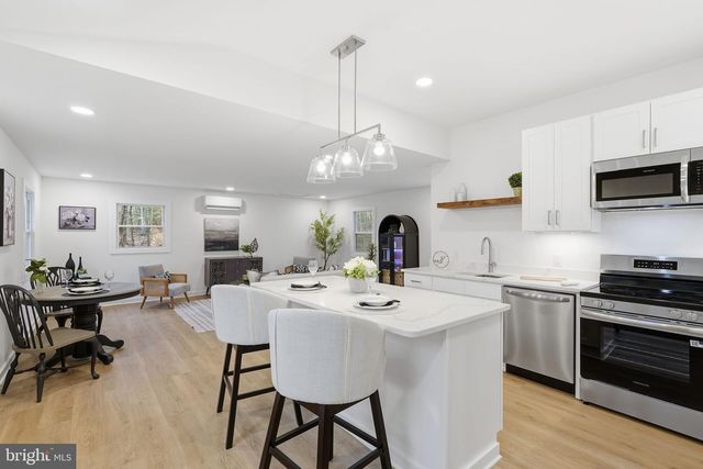 166 GRAYWOLF TRL, Winchester, VA 22602