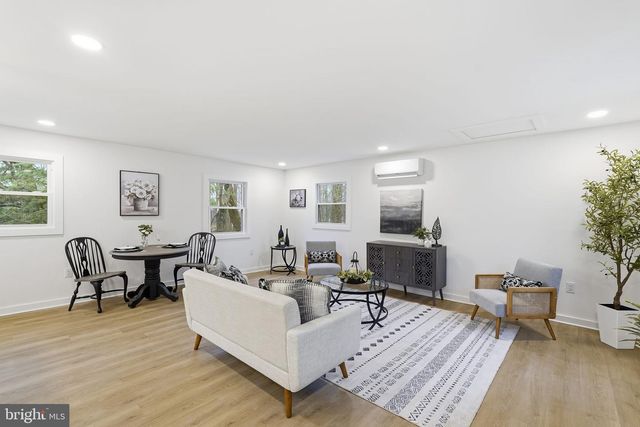 166 GRAYWOLF TRL, Winchester, VA 22602