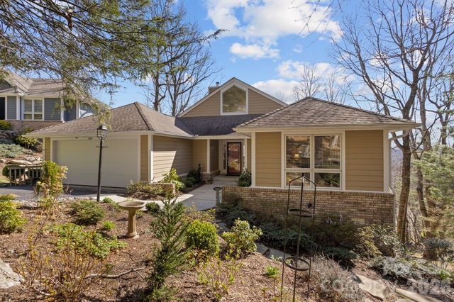 210 Claymoor Court, Flat Rock, NC 28731