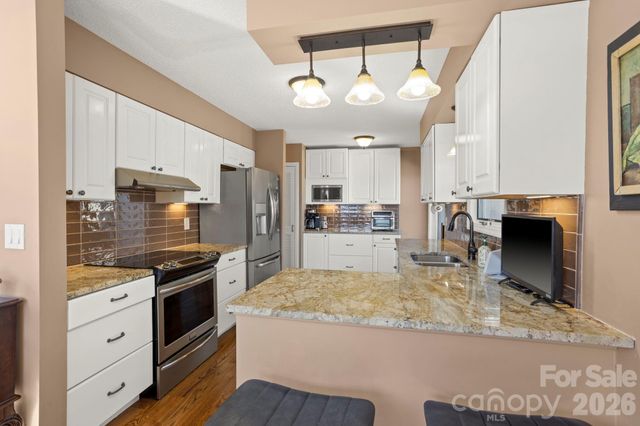 210 Claymoor Court, Flat Rock, NC 28731