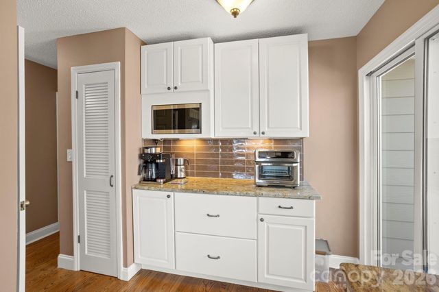 210 Claymoor Court, Flat Rock, NC 28731