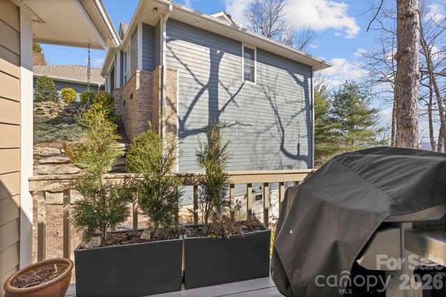 210 Claymoor Court, Flat Rock, NC 28731