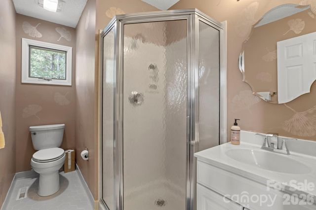 210 Claymoor Court, Flat Rock, NC 28731