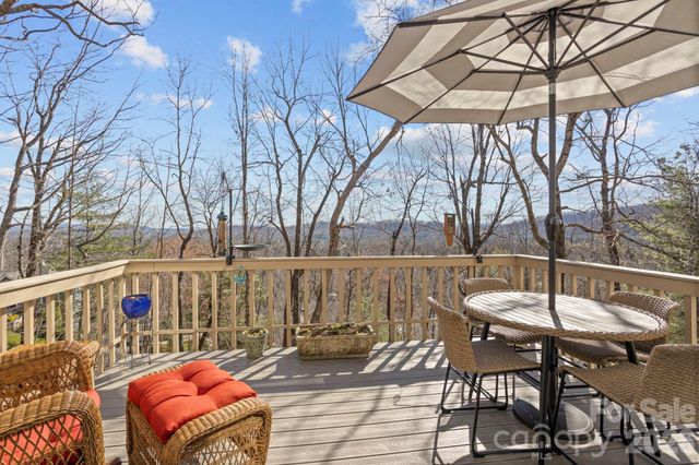 210 Claymoor Court, Flat Rock, NC 28731