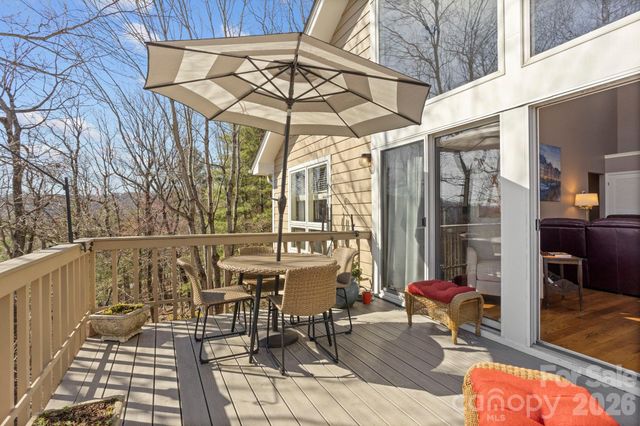 210 Claymoor Court, Flat Rock, NC 28731