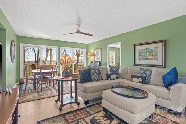 210 Claymoor Court, Flat Rock, NC 28731