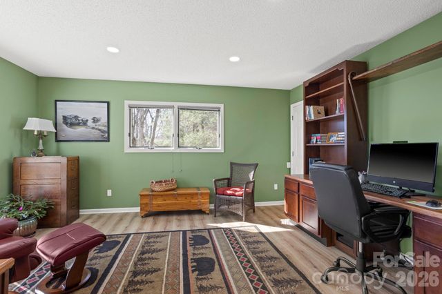 210 Claymoor Court, Flat Rock, NC 28731