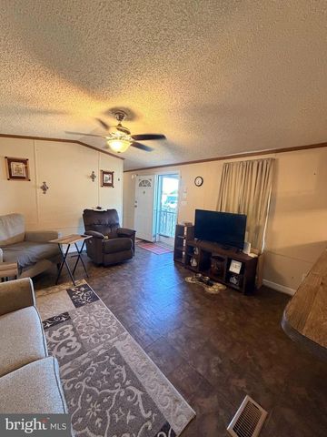 106 DUSK DR, Nottingham, PA 19362