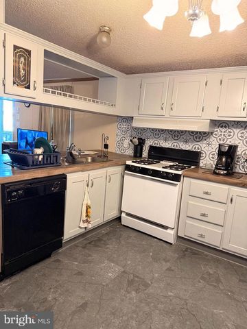 106 DUSK DR, Nottingham, PA 19362