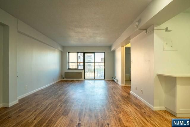 233 12th Street 3D, Palisades Park, NJ 07650