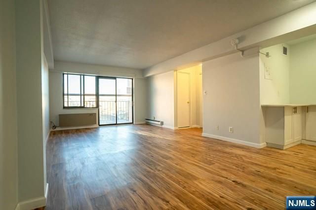 233 12th Street 3D, Palisades Park, NJ 07650