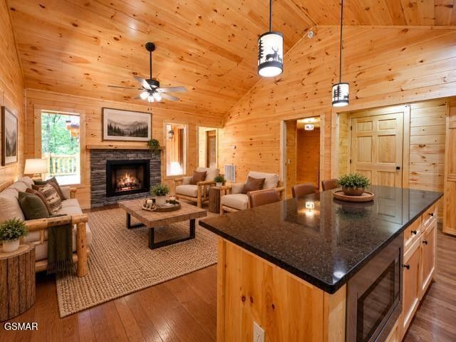 1710 Orchard Dr, Sevierville, TN 37876