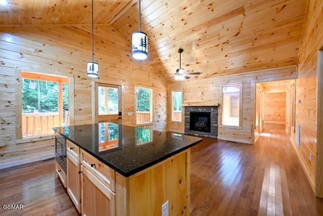 1710 Orchard Dr, Sevierville, TN 37876