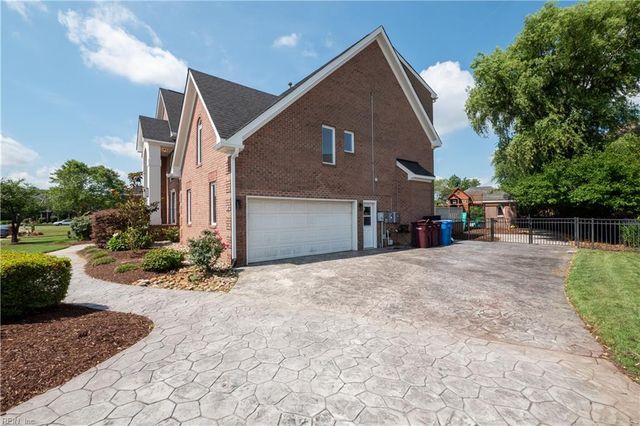 1905 Lancing Crest LN, Chesapeake, VA 23323