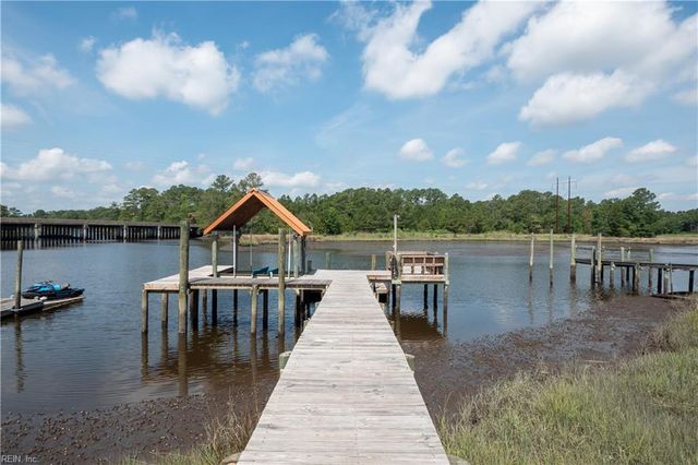 1905 Lancing Crest LN, Chesapeake, VA 23323