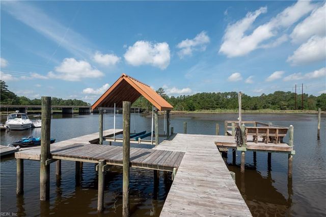 1905 Lancing Crest LN, Chesapeake, VA 23323