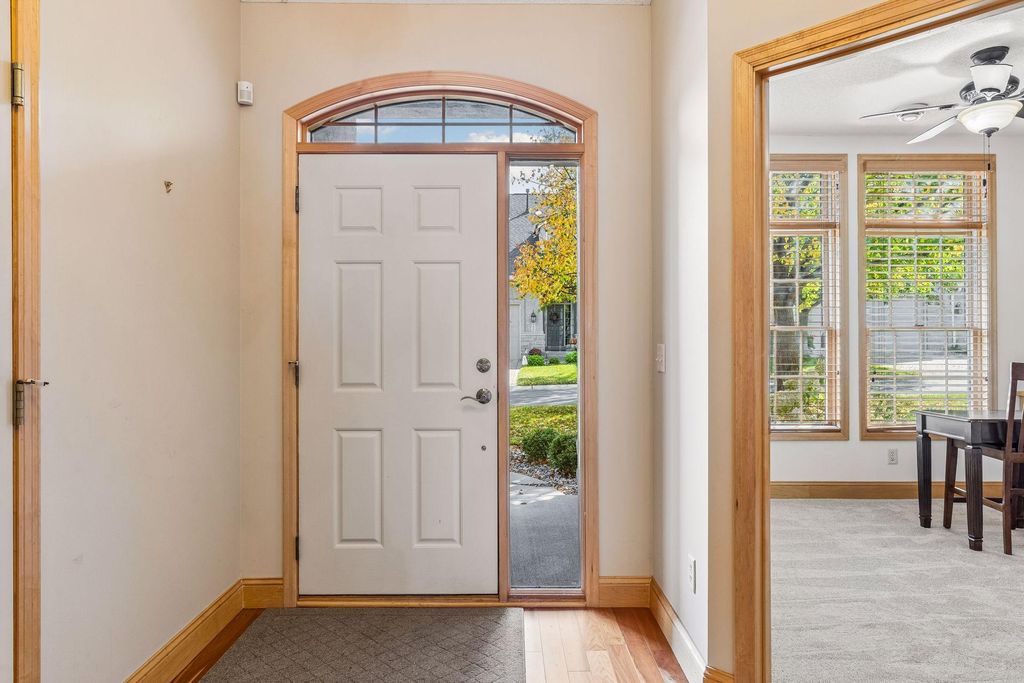189 Stonebridge Court, Mendota Heights, MN 55118 — photo 5