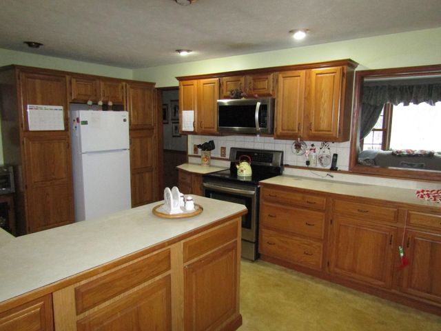 82 Arrowhead Avenue, Milton, VT 05468